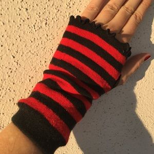 Adorable striped fingerless gloves